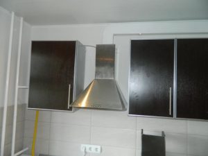 Установка вытяжки на кухне в Костроме
